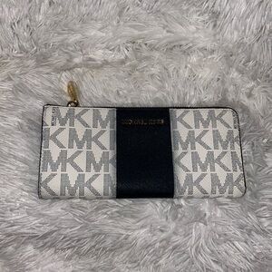 Michael Kors zip around wallet Navy Blue